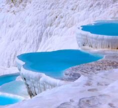 Pamukkale, piękne białe tarasy wapienne i gorące źródła